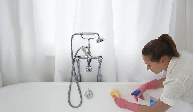 Как почистить ванну в домашних условиях содой